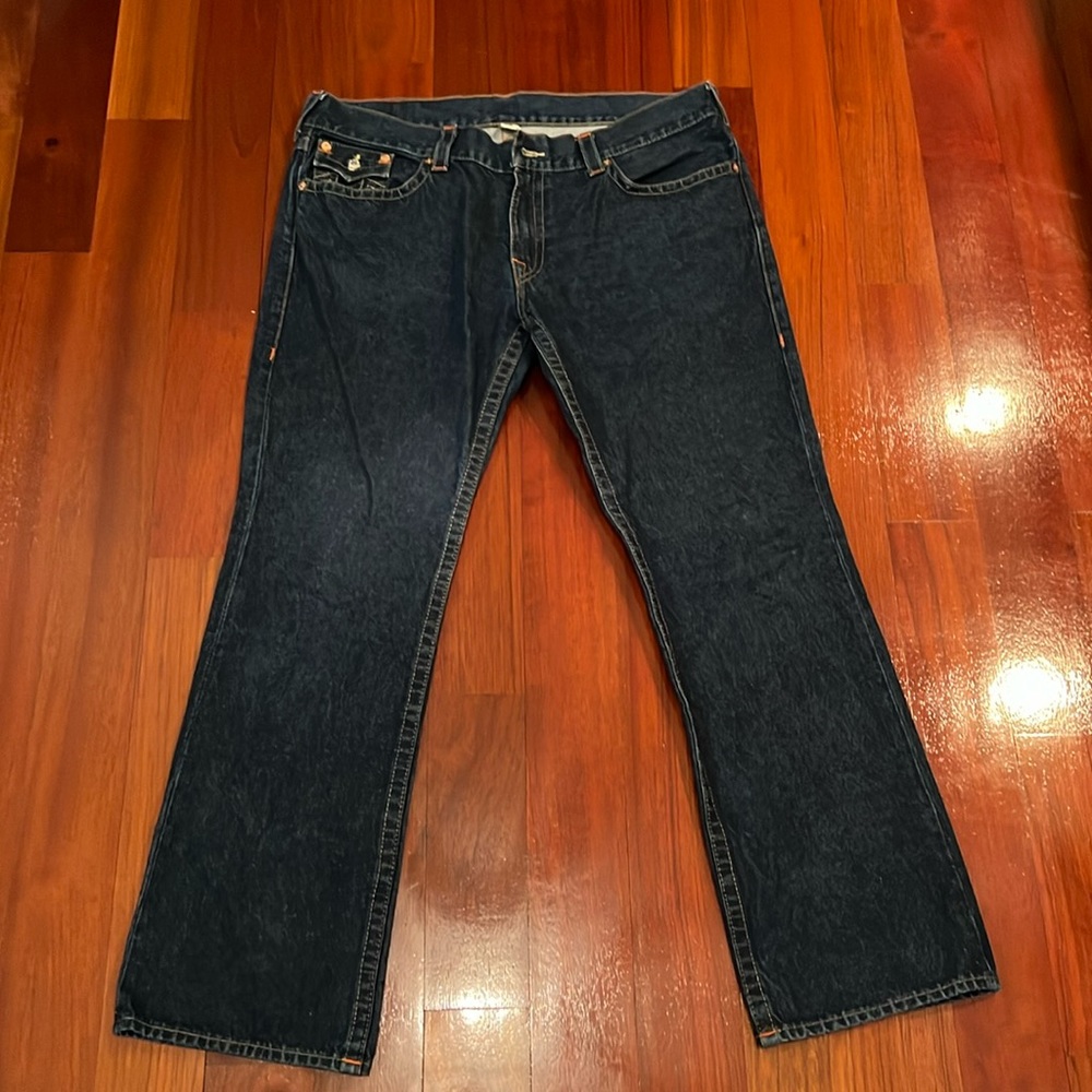 Men’s True Religion Jeans - straight leg - size 40/32
